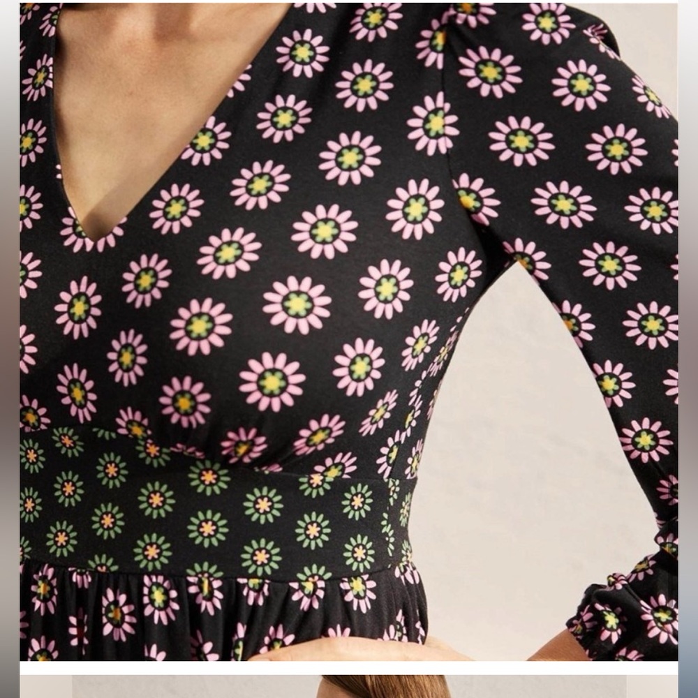 Boden Jersey Mini Tea Dress Contrast Floral Print Black Long Sleeve Size 4 - Picture 3 of 9